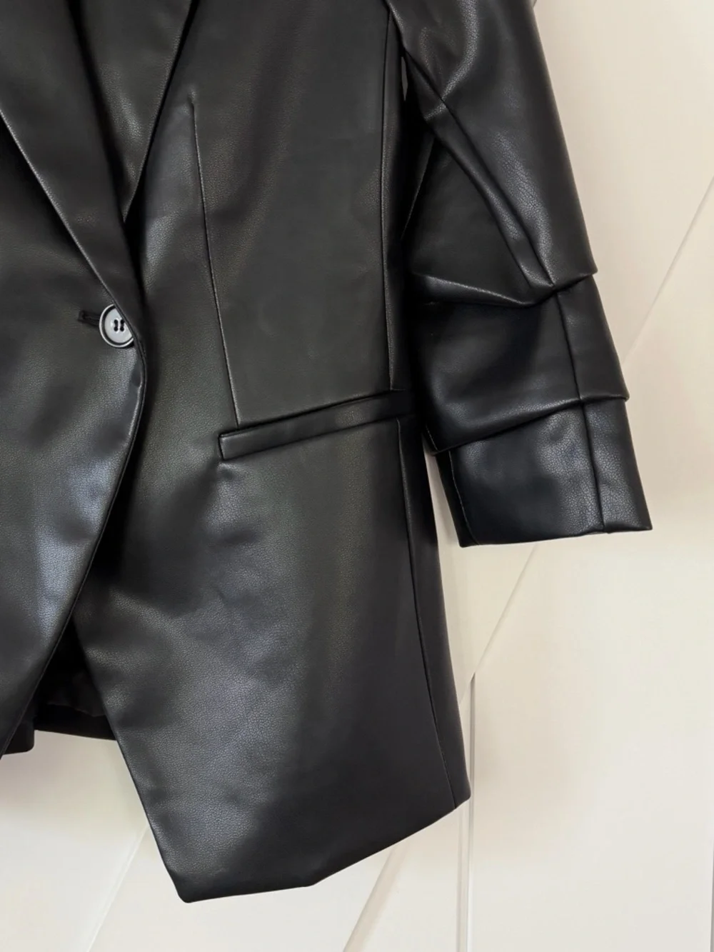 Scoop Women's Faux Leather Scrunch Sleeve One Button Blazer